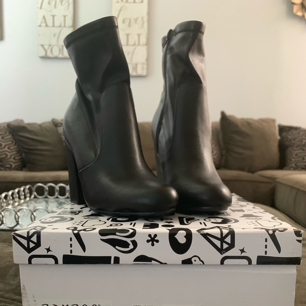Women's boots